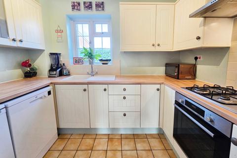 2 bedroom semi-detached house to rent, Gloucester Drive, Basingstoke, Hampshire, RG22