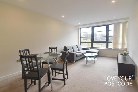 2 bedroom flat to rent, Avoca Court, Birmingham B12