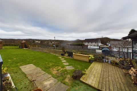 3 bedroom semi-detached house for sale, Heol Y Deri, Cwmgwili