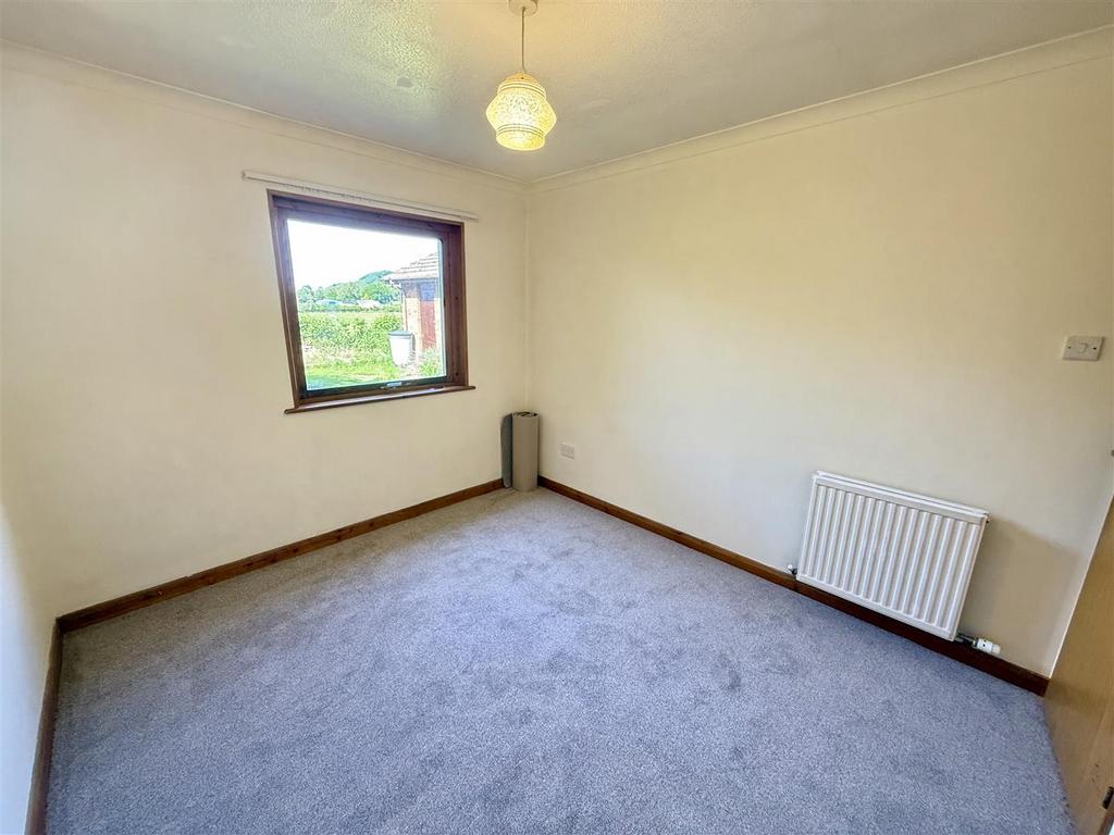 Rear bedroom 2