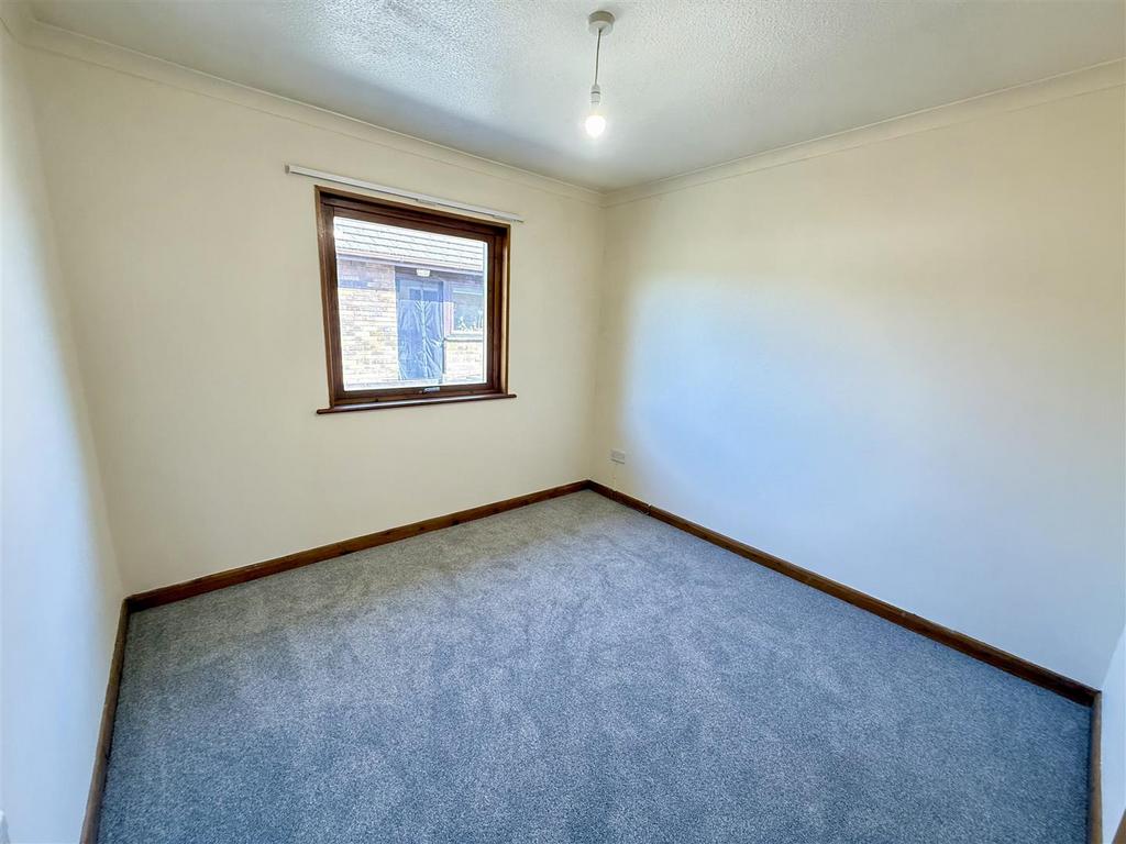 Side bedroom 3