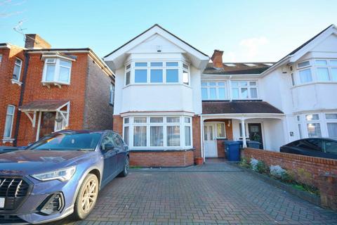 5 bedroom semi-detached house to rent, Sevington Road, London NW4