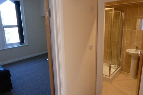 1 bedroom apartment to rent, 17 Napier Terrace, F3