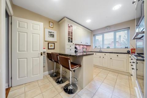 5 bedroom detached house for sale, Basingstoke,  Hampshire,  RG24