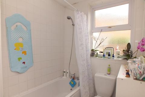 2 bedroom flat to rent, Ancona Road, Kensal Green NW10 5YB