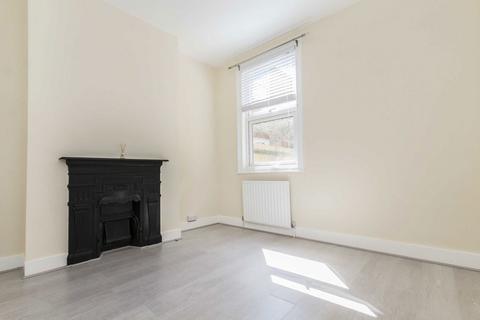 1 bedroom flat to rent, Quicks Road, London SW19