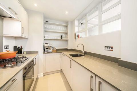 3 bedroom flat for sale, Sheen Road, Richmond TW9