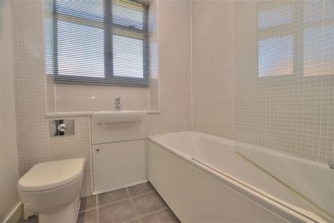 2 bedroom apartment to rent, Avondale Court, Churchfields, South Woodford, E18