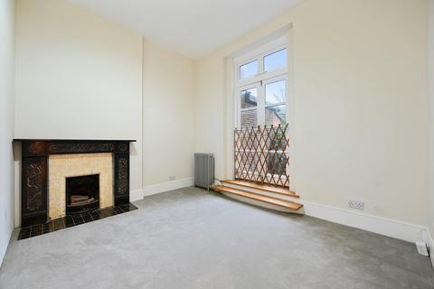 2 bedroom flat to rent, Churchfield Road, London, W3