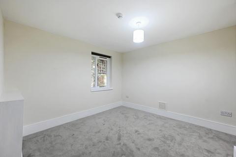 2 bedroom flat to rent, Churchfield Road, London, W3