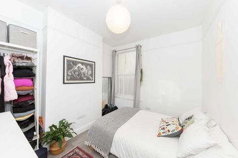 1 bedroom flat for sale, Credenhill Street, London SW16