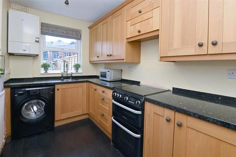 4 bedroom terraced house to rent, Nethergreen Road, Nether Green, Sheffield