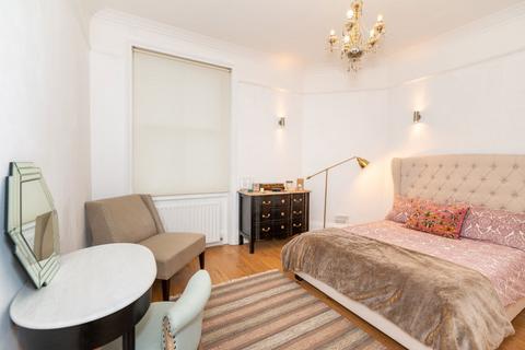 2 bedroom flat to rent, Old Brompton Road, London SW5