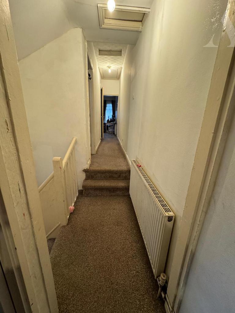 144 Sladefield Road landing