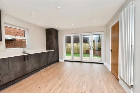 4 bedroom semi-detached house for sale, Globe Terrace, Broad Lane, Leeds, West Yorkshire