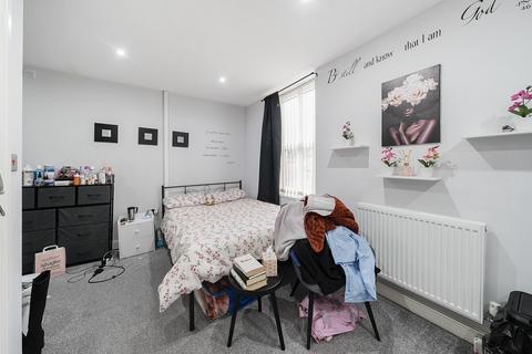 2 bedroom end of terrace house for sale, Glensdale Street, Leeds, West Yorkshire, UK, LS9