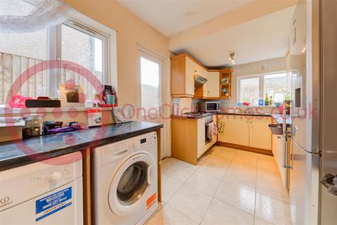 3 bedroom terraced house to rent, Ruckholt Road, Leyton E10