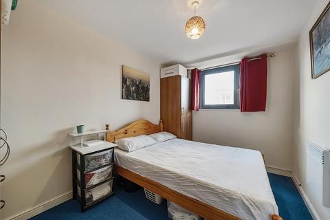 3 bedroom flat for sale, Swindon,  Wiltshire,  SN1