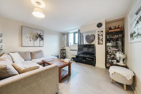 3 bedroom flat for sale, Swindon,  Wiltshire,  SN1