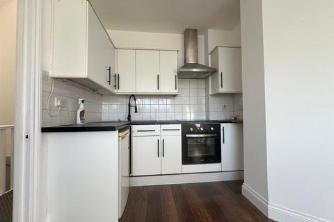 2 bedroom flat to rent, North Circular Road, Neasden NW2