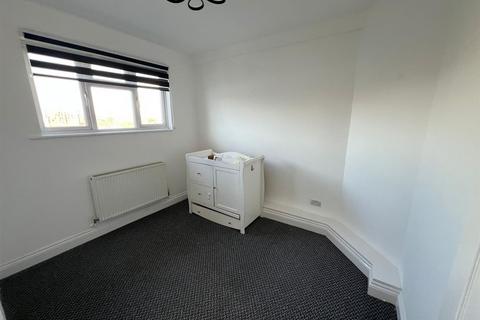 2 bedroom flat to rent, North Circular Road, Neasden NW2