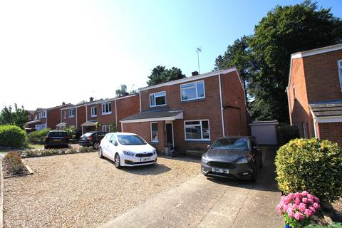 4 bedroom detached house to rent, Shakespeare Way, Taverham NR8