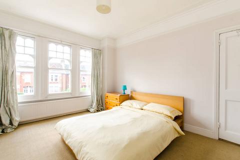 3 bedroom flat for sale, Telford Avenue, Telford Park, London, SW2