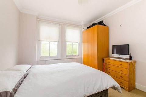 3 bedroom flat for sale, Telford Avenue, Telford Park, London, SW2