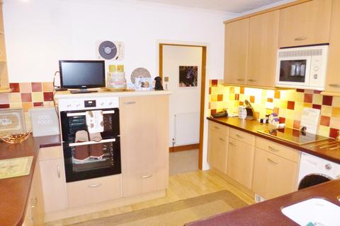 2 bedroom flat to rent, Brooke Close, Watford, WD23