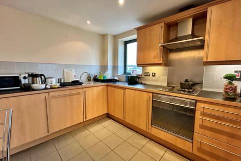 2 bedroom flat to rent, Velocity West, City Walk