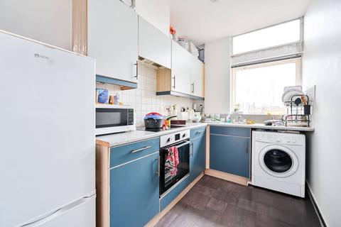 1 bedroom flat for sale, Metro Central Heights, Elephant and Castle, London, SE1