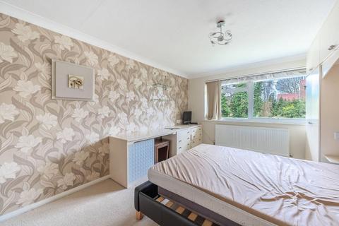 2 bedroom flat for sale, Aran Drive, Stanmore, HA7