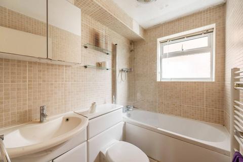 4, Brompton Court Aran Drive, Stanmore, HA7 4NB