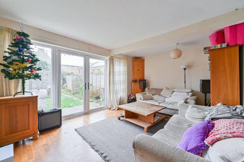 4 bedroom house for sale, Styles Gardens, Brixton, London, SW9