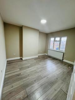 2 bedroom flat to rent, Northolt Road, Harrow HA2