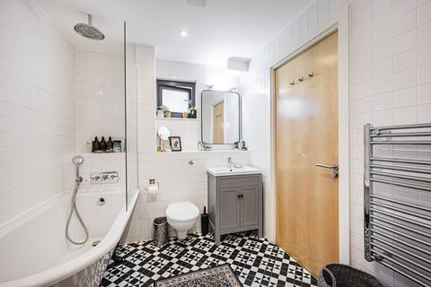 2 bedroom flat to rent, Florida Street, Bethnal Green, London, E2