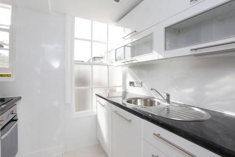 2 bedroom flat to rent, Abbey Road, St John's Wood, London, NW8