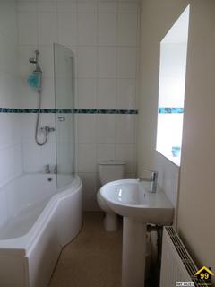 2 bedroom end of terrace house to rent, Overthorpe road, Dewsbury, West Yorkshire, WF12