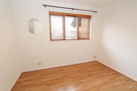 74 Rossignol Gardens, Carshalton, SM5 2EE