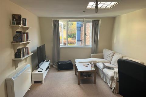 1 bedroom flat to rent, High Street, Chesham HP5