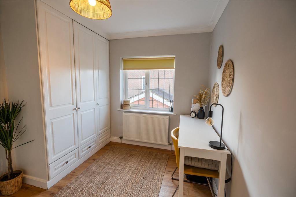 Bedroom 1 (2)