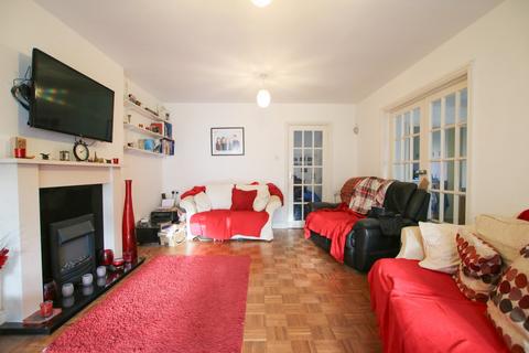 4 bedroom chalet for sale, Sturges Road, Wokingham, RG40