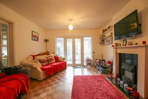 4 bedroom chalet for sale, Sturges Road, Wokingham, RG40