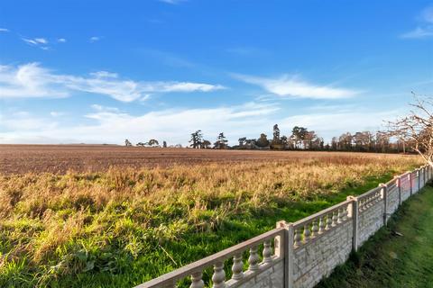 3 bedroom detached bungalow for sale, Evesham Road, Wick, Pershore