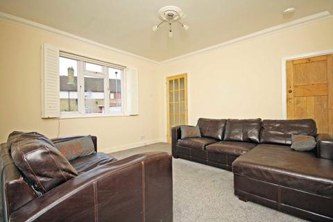 2 bedroom house to rent, Morris Road, Isleworth TW7