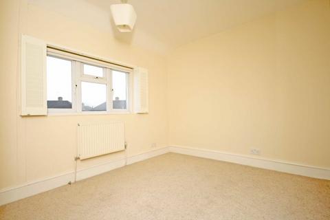 2 bedroom house to rent, Morris Road, Isleworth TW7