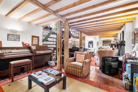 undefined, Main Street, Pershore WR10