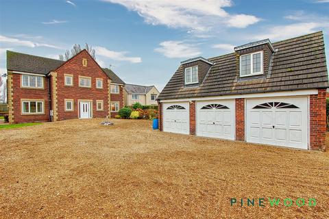 5 bedroom detached house for sale, Stretton Road, Chesterfield S45