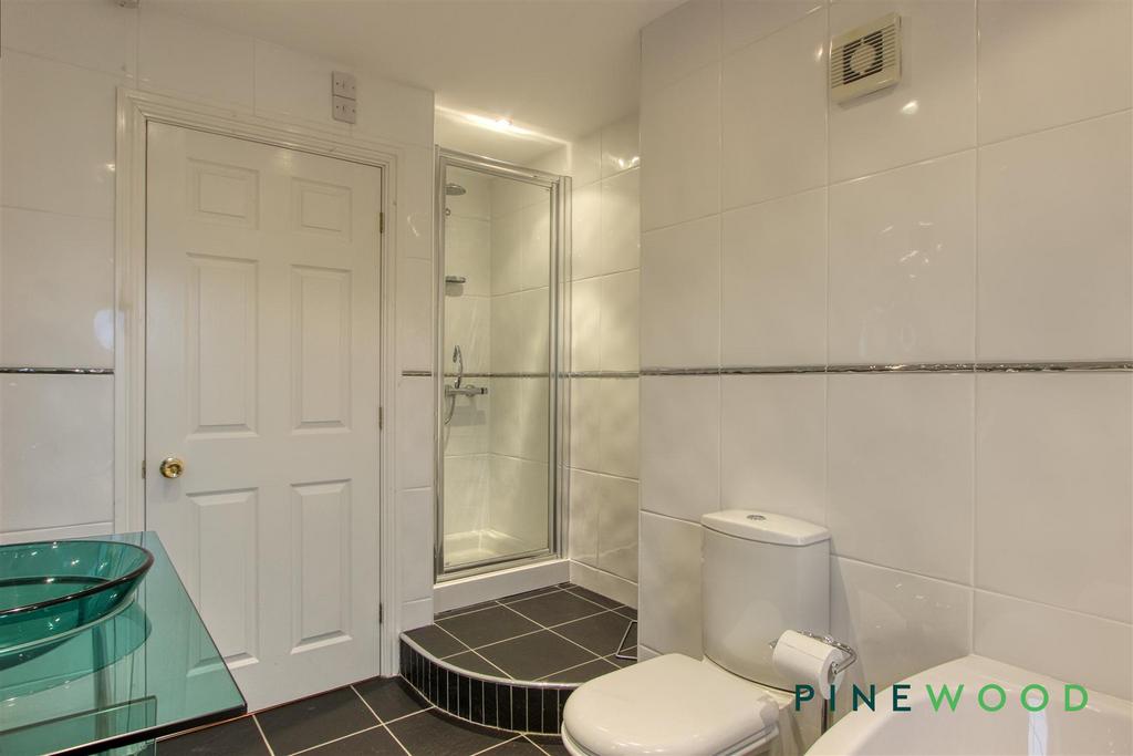 Familiy bathroom