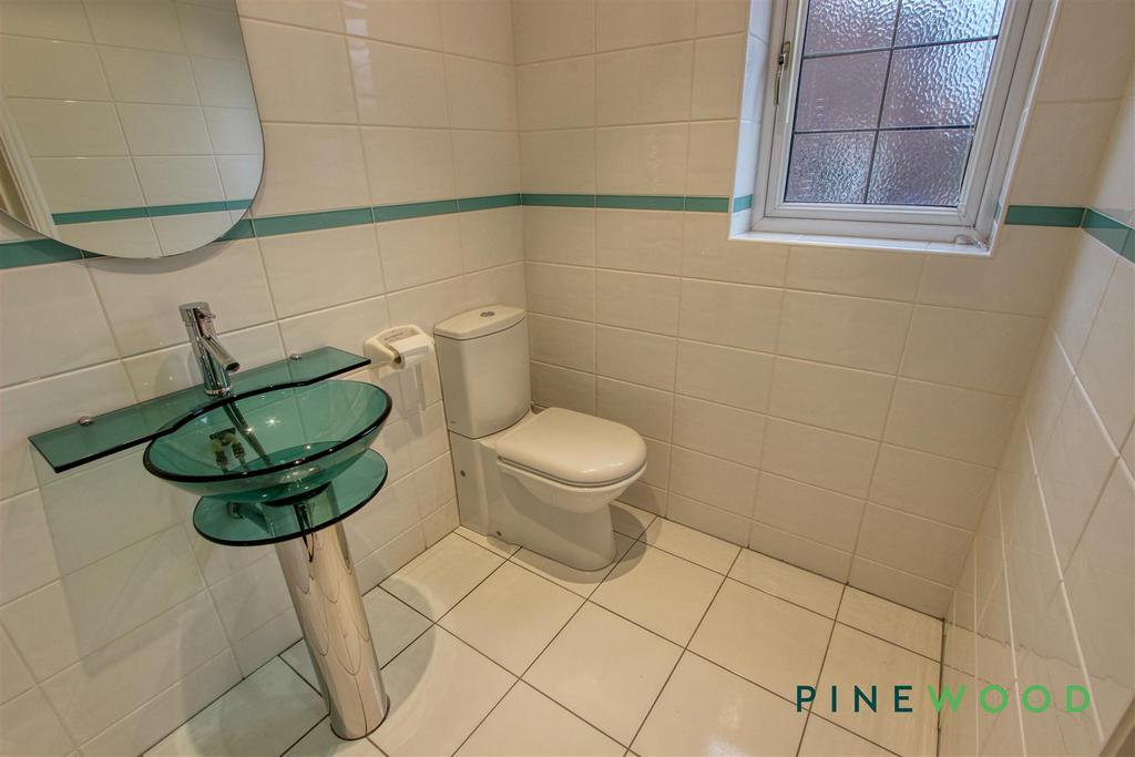 Ground floor wc